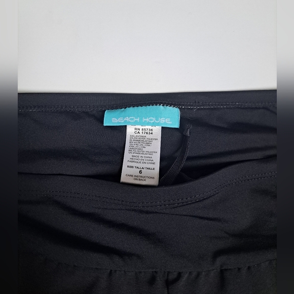 Beach House shorts, size 6, black - Picture 3 of 4